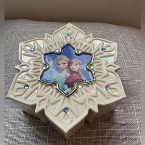 Frozen Snowflake Jewelry Box